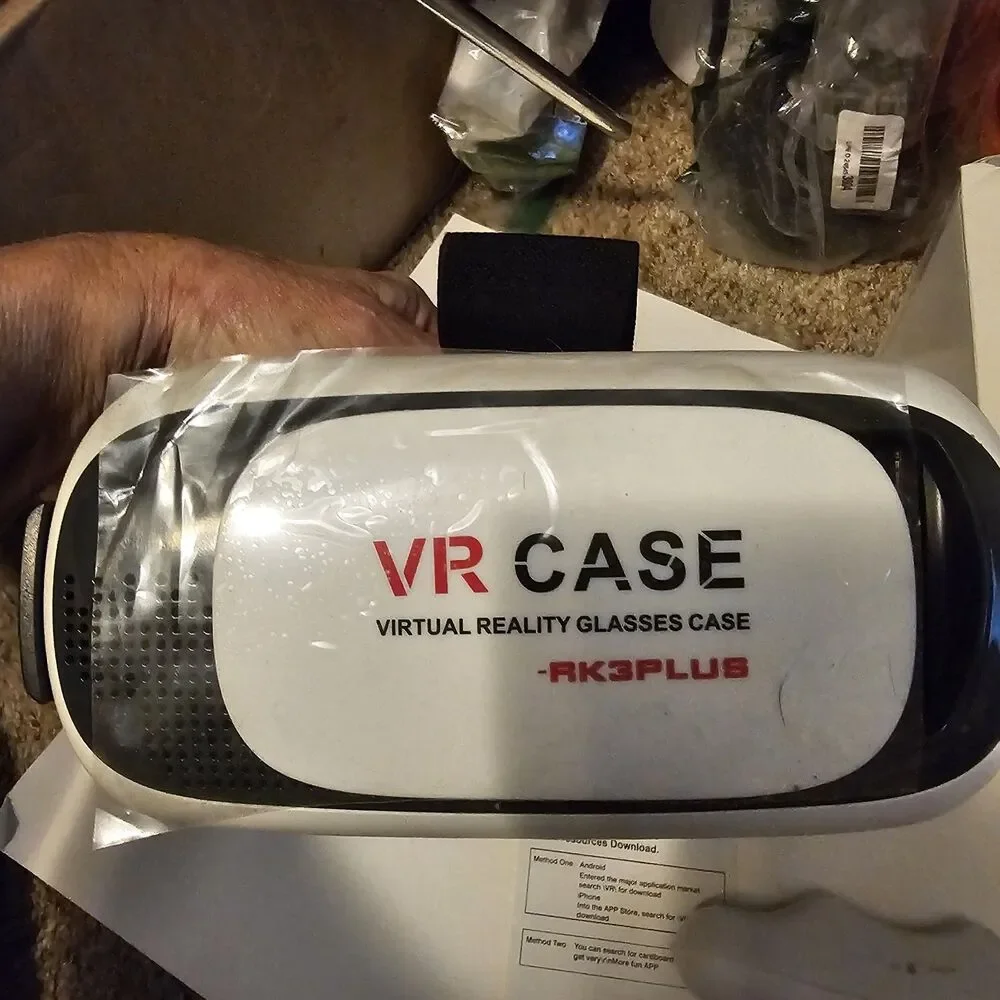 VR Box Mobile Phone Virtual Reality Glasses, RK3PLUS, White With Controller NIB